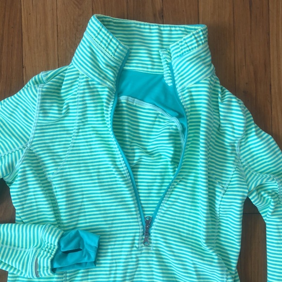 Lululemon excellent striped soft pullover size 6 Amazing EUC worn very few times - Picture 3 of 9